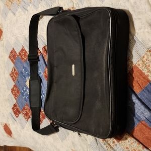 Targus Black Laptop Shoulderbag Case